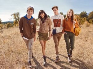 Doğayla iç içe toprak tonları koleksiyonların vazgeçilmezi