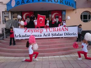 Trafik kazasında yaralanan öğrenciyi arkadaşları unutmadı