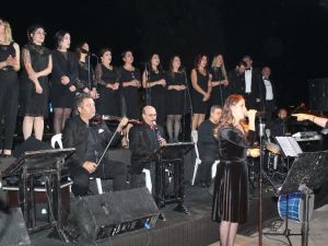 Alaşehirliler Cumhuriyet Konseriyle coştu