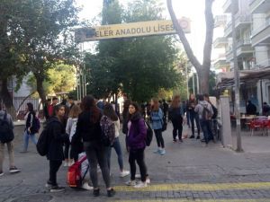 Doğu’da öğretmenler, batıda veliler yalvarıyor