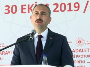 Bakan Gül: "Soykırım lafı eden müstevliler önce kendi tarihleriyle yüzleşsinler"