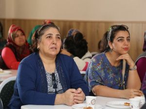 Efeler’de anne buluşmaları devam ediyor