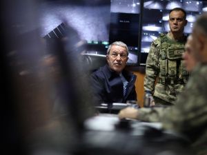 Bakan Akar: “Burada herhangi bir şey bitmiş değil, her an her şey olabilir”
