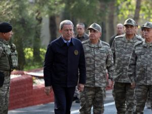 Milli Savunma Bakanı Akar: "Rejim ordusuna mensup 18 kişinin teslim edilmesi Ruslarla görüşülüyor"