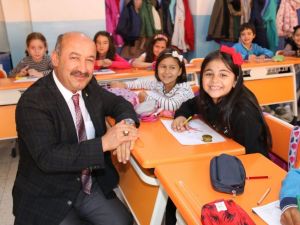 Kütahya Atatürk İlkokulu’na ‘Z-Kütüphane’