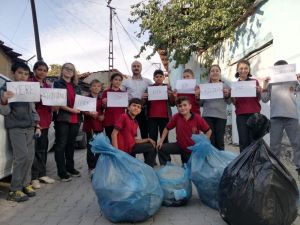 Ortaokul öğrencilerinden örnek davranış