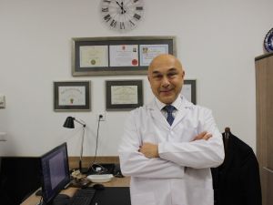 Parkinson hastaları beyin pili ameliyatı için Türkiye’ye geliyor