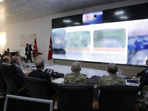 Cumhurbaşkanı Erdoğan, Şanlıurfa’da İleri Müşterek Harekat Merkezini ziyaret etti, Barış Pınarı Harekatı ile ilgili brifing aldı.
