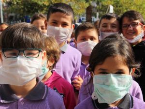 Okulda maskeli eğitim