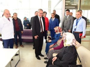 Vali Deniz, Şehir Hastanesi’nde incelemelerde bulundu