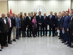 Kütahya’da iki Mesleki ve Teknik Anadolu Lisesi’ne teşekkür belgesi