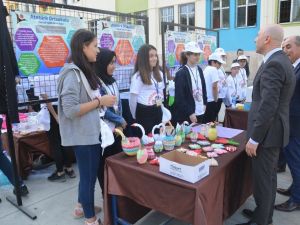 Sarayköy’de 30 proje ile ‘TÜBİTAK 4006 Bilim Fuarı’ açıldı