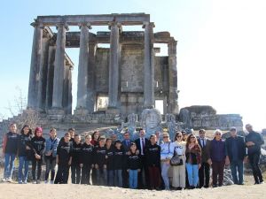 Kayserili öğrenciler Aizanoi Antik Kenti’ni ziyaret etti