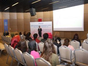 Meme kanserinde en önemli kontrol elle muayene