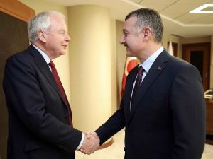Başkan Büyükakın, Birleşik Krallık Türkiye Ticaret Elçisi Janvrin’i ağırladı