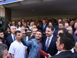 Bakan Albayrak’a yoğun ilgi
