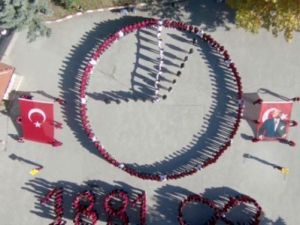 Öğrenciler koreografi ile Atatürk’ü andı