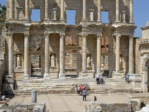 İzmir, 10 aylık dönemde 1 milyon 800 bin 279 ziyaretçiyi ağırladı