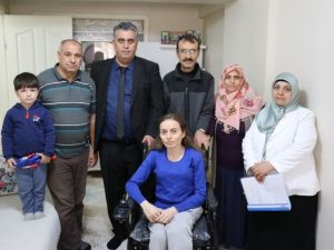 Yunusemre Belediyesi Sedanur’un yüzünü güldürdü