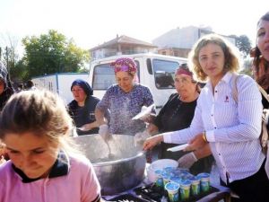 Okul ihtiyaçları için ’Pilav Şenliği’