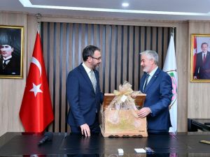 Bakan Kasapoğlu’ndan, Başkan Başdeğirmen’in projelerine destek sözü