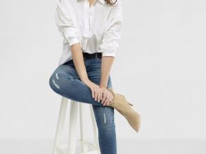 Aslı Enver yeni koleksiyon için kamera karşısına geçti