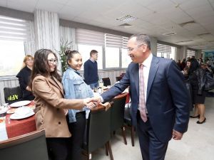 Rektör Bağ, yabancı öğrencilerle öğle yemeğinde bir araya geldi