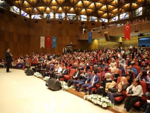 Hayati İnanç ile “Gençlerle Divan Şairleri Okumaları”