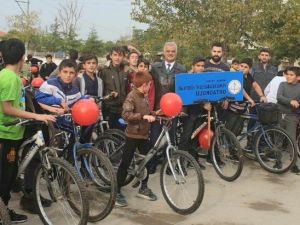 Öğrencier obeziteye karşı pedal çevirdiler