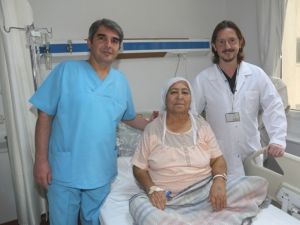 Anjiyo ve ameliyat bir arada gerçekleşti, hastanın ayağı kesilmekten kurtuldu