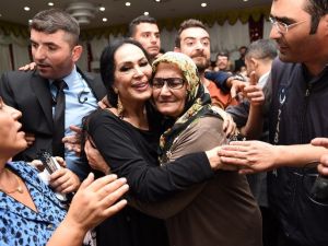 Tarsus’ta Türkan Şoray izdihamı