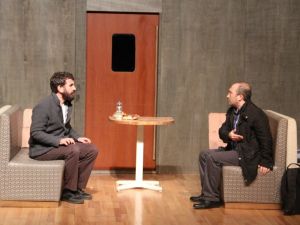 ‘Hiç Kimsenin Öyküsü’ adlı tiyatro oyunu, Kartal’da sahnelendi