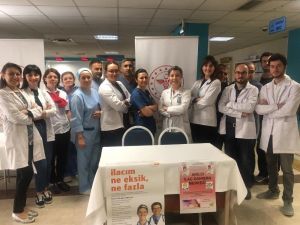 Hastanelerde kurulan stantlarda akılcı antibiyotik kullanımı anlatıldı