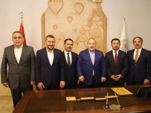 Bakan Varank, Nevşehir Belediyesini ziyaret etti