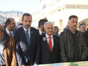 Binali Yıldırım Çankırı’da cenaze törenine katıldı