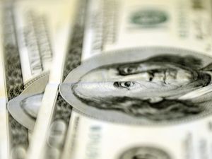 Dolar ve altında düşüş eğilimi