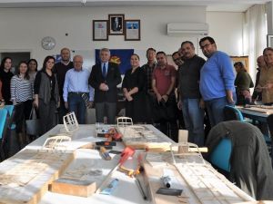 Çeşme’deki öğretmenler model uçak eğitimi aldı