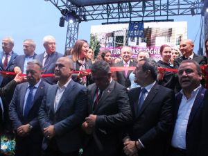 Kılıçdaroğlu İzmir’de kız öğrenci yurdu açılışına katıldı
