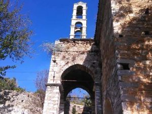 2 asırlık Aziz Nikolaos ayakta kalmaya çalışıyor