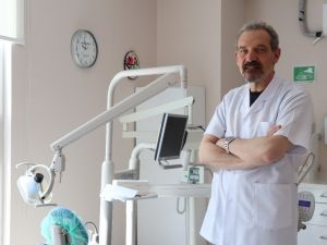Ağız ve Diş Sağlığı Uzmanı Doç. Dr. Okçu: "Diş fırçalamak tercih değil, gereklilik"