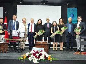 Kulakların ve gönüllerin pasını sildiler