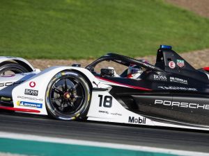 Elektrikli otomobil yarışlarına Mobil katkısı