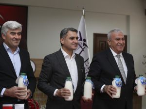 Efeler Belediyesi ve ÖR-KOPP işbirliğinde çocuklar için ücretsiz süt dağıtımı başlatıldı