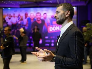 Hemen Döneriz’in galasına yoğun ilgi