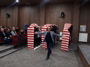 Üniversiteye hazırlanan öğrencilere Emet tarihinde ilk defa motivasyon eğitimi verildi