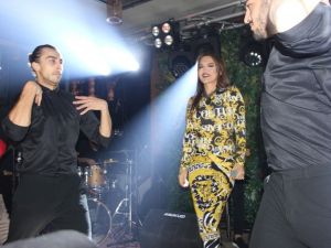 Ünlü sanatçı Demet Akalın Trabzon’da coşturdu