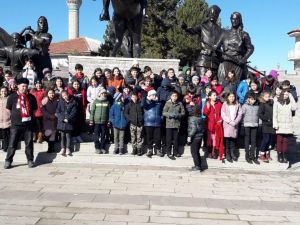 Dumlupınar’a ziyaretçi akını