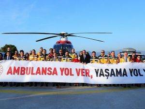 İzmir’de 112’nin 25. yılı kutlandı