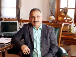 Gazeteci-Yazar Sinan Burhan’dan, ’Erdoğan Ak’lı ve siyasi Notlar’ kitabı