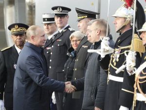 Putin ve Zelenskiy, Normandiya Dörtlüsü için Paris’te